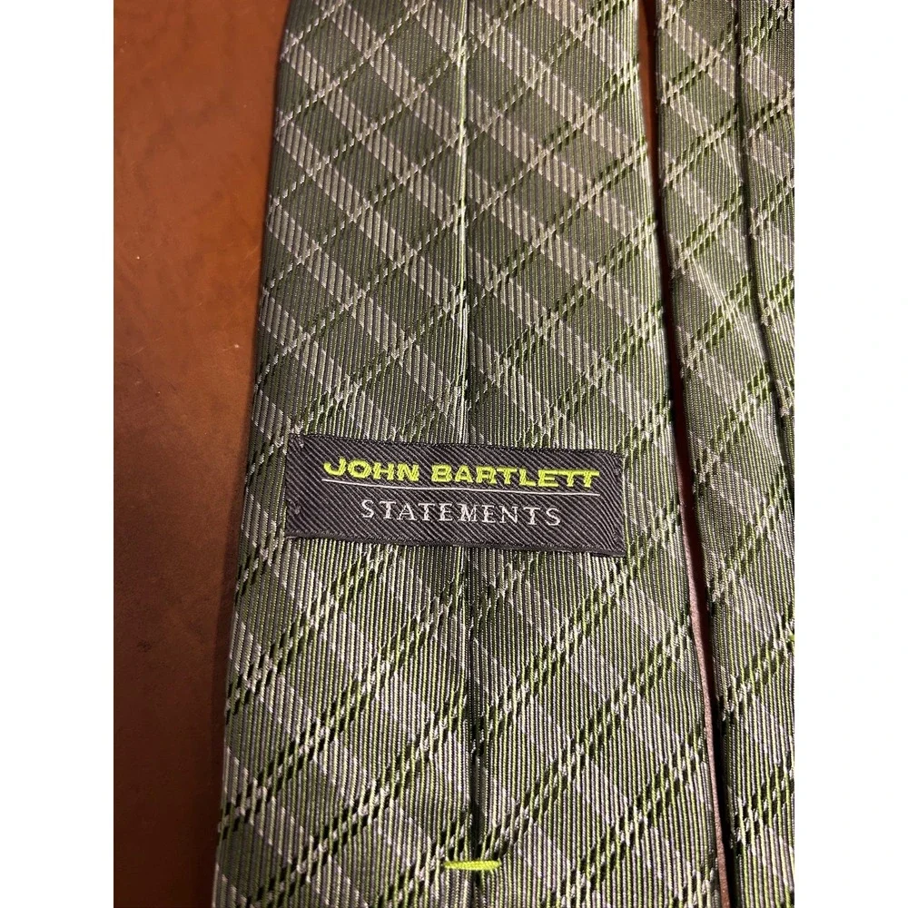 John Bartlett Statements‎ Gray Men's 100% Silk Tie Striped Necktie